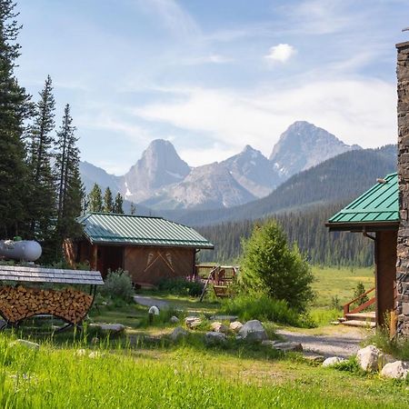 קאנאנסקיס ווילאג' Mount Engadine Lodge מראה חיצוני תמונה