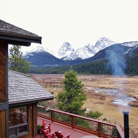 קאנאנסקיס ווילאג' Mount Engadine Lodge מראה חיצוני תמונה