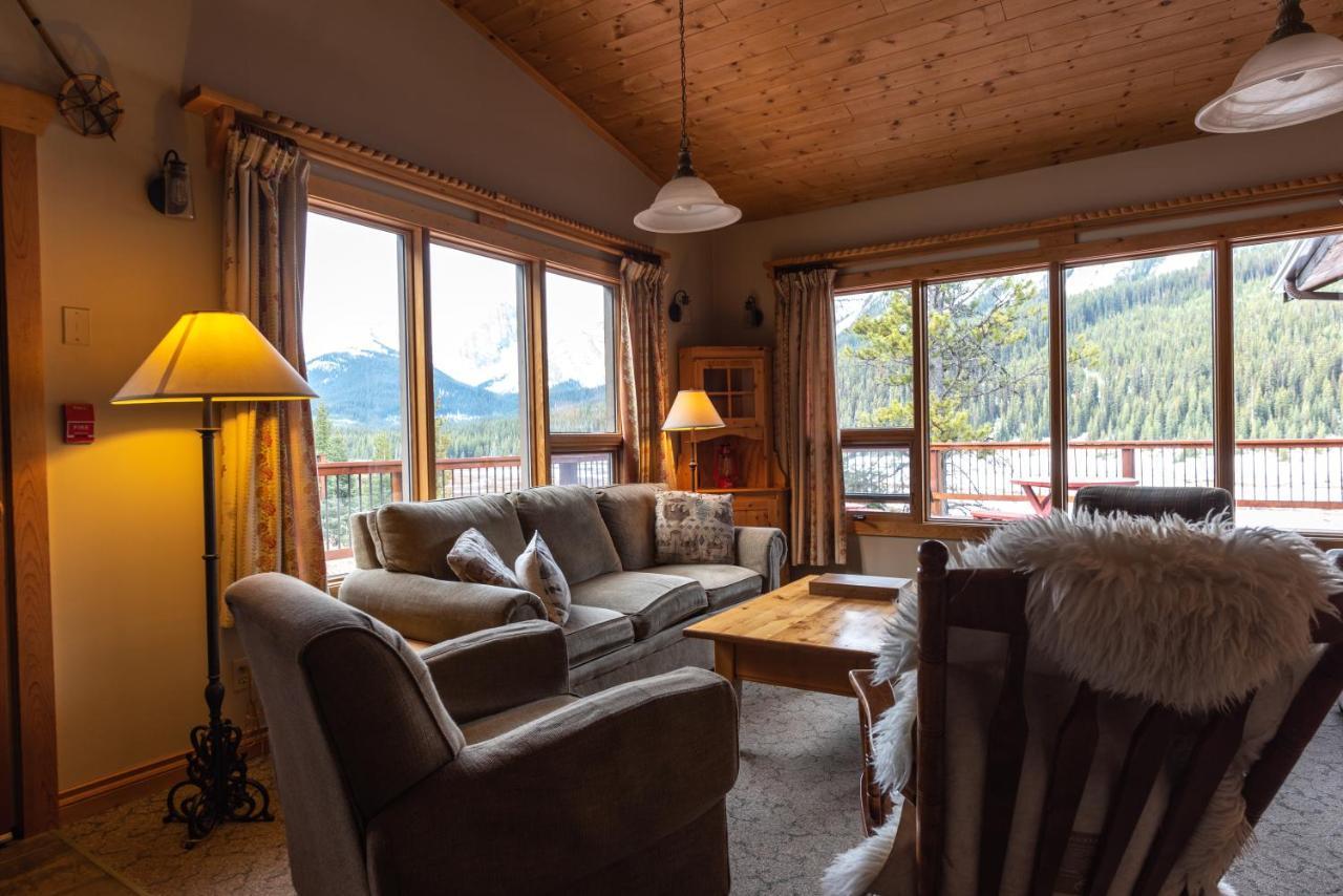קאנאנסקיס ווילאג' Mount Engadine Lodge מראה חיצוני תמונה
