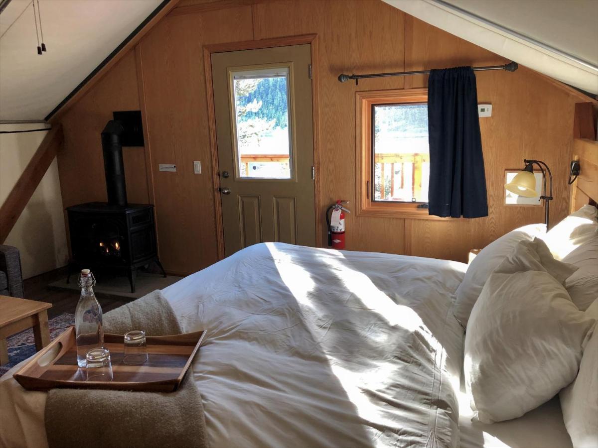 קאנאנסקיס ווילאג' Mount Engadine Lodge מראה חיצוני תמונה