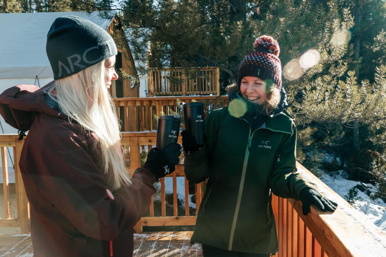 קאנאנסקיס ווילאג' Mount Engadine Lodge מראה חיצוני תמונה