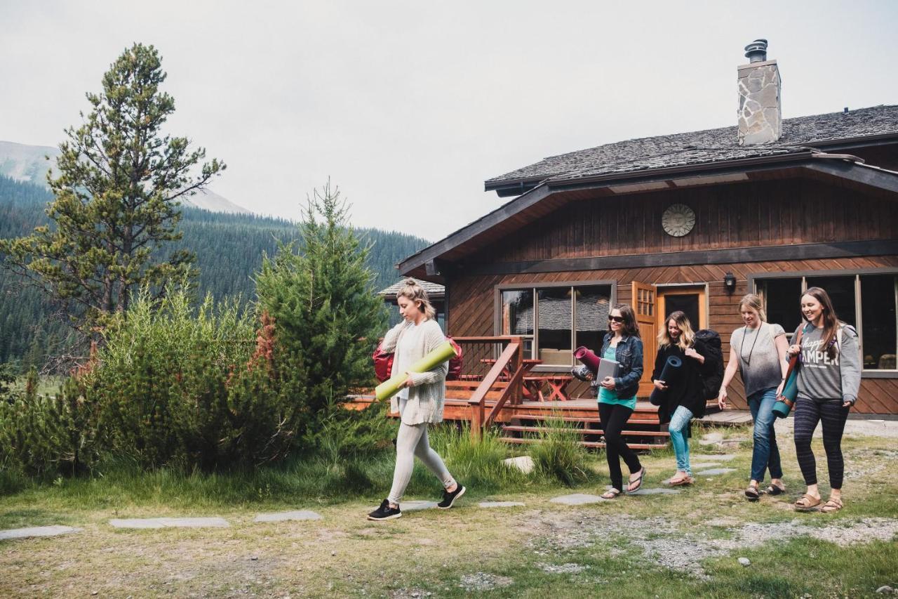 קאנאנסקיס ווילאג' Mount Engadine Lodge מראה חיצוני תמונה