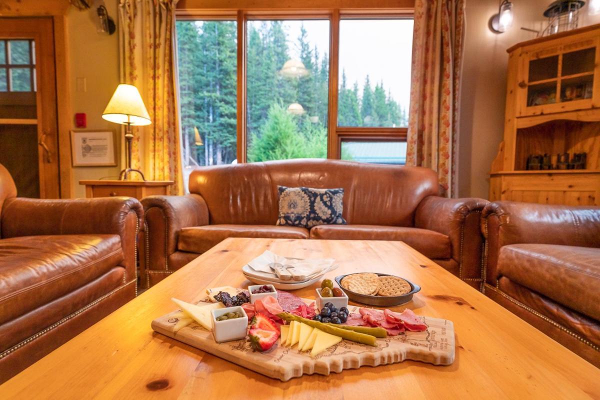 קאנאנסקיס ווילאג' Mount Engadine Lodge מראה חיצוני תמונה