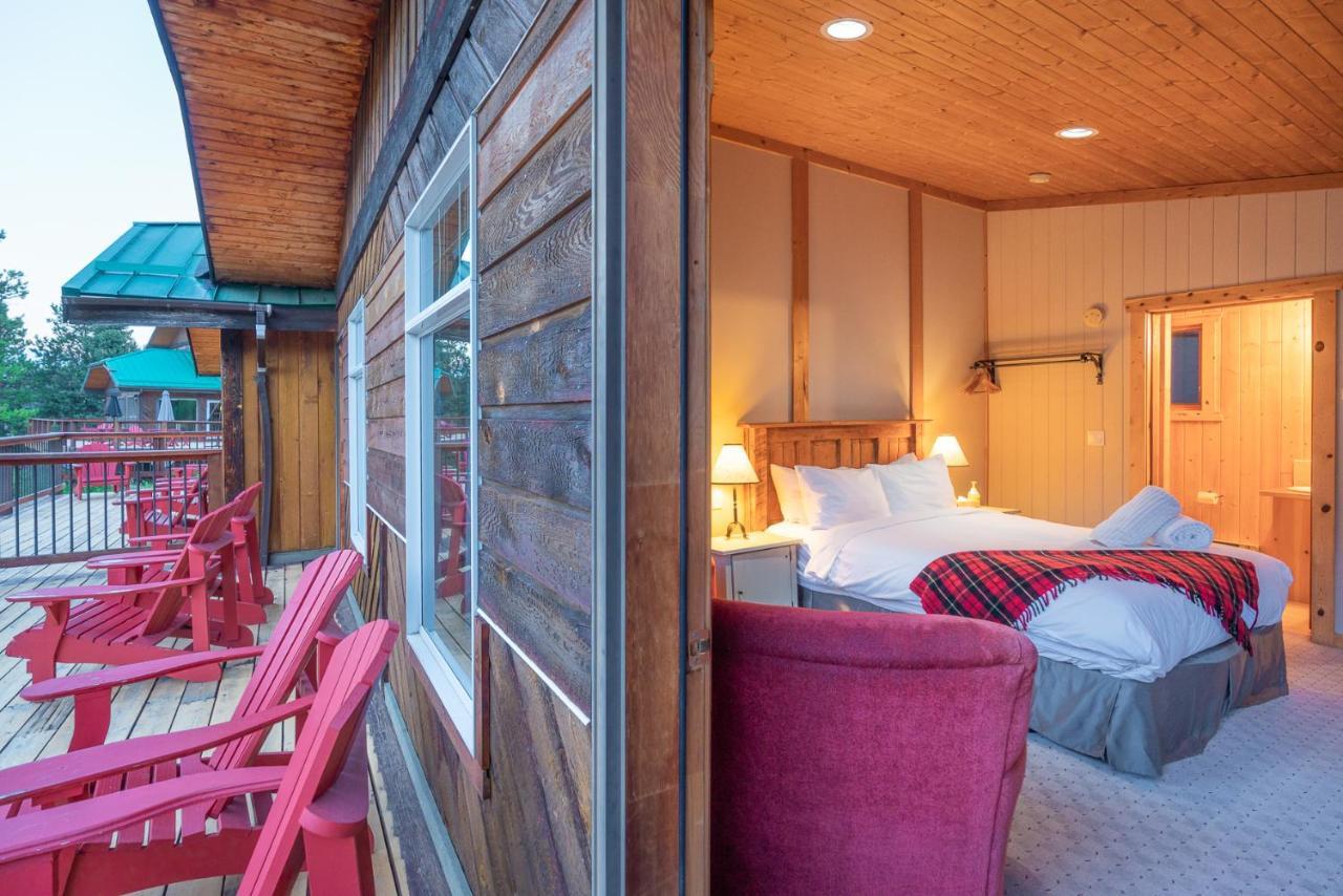 קאנאנסקיס ווילאג' Mount Engadine Lodge מראה חיצוני תמונה