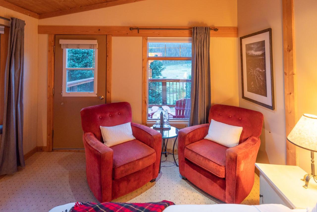 קאנאנסקיס ווילאג' Mount Engadine Lodge מראה חיצוני תמונה