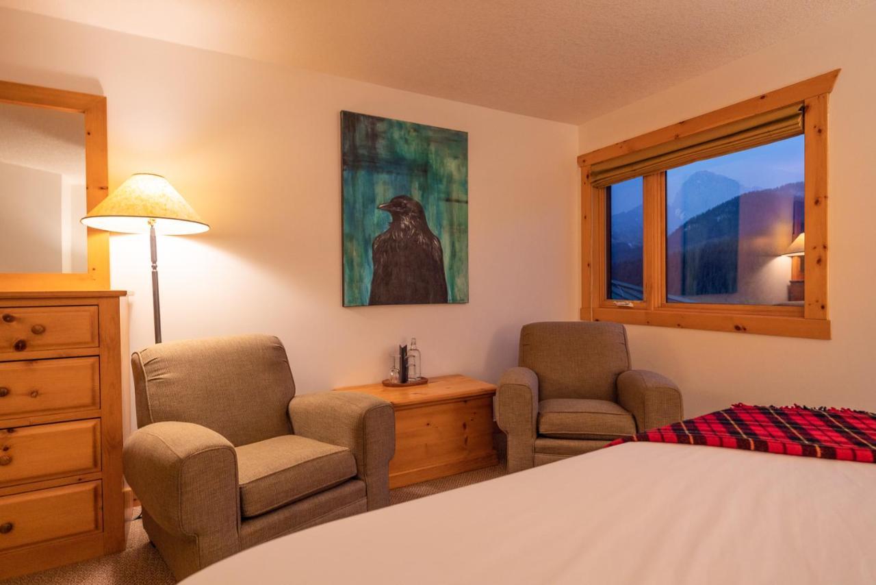 קאנאנסקיס ווילאג' Mount Engadine Lodge מראה חיצוני תמונה